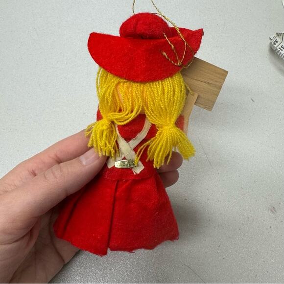 Vintage Red Dress Girl Ornament Holding Noel Sign Christmas Holiday Taiwan 70s - Picture 4 of 9